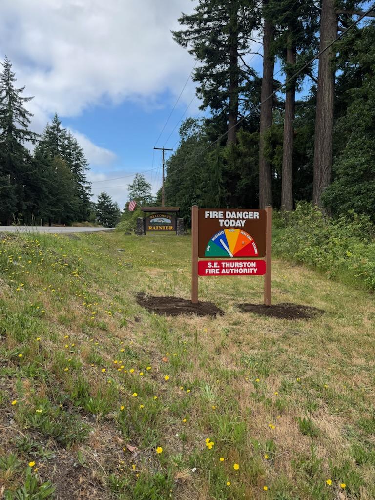 Picture of a fire danger sign in Rainier WA
